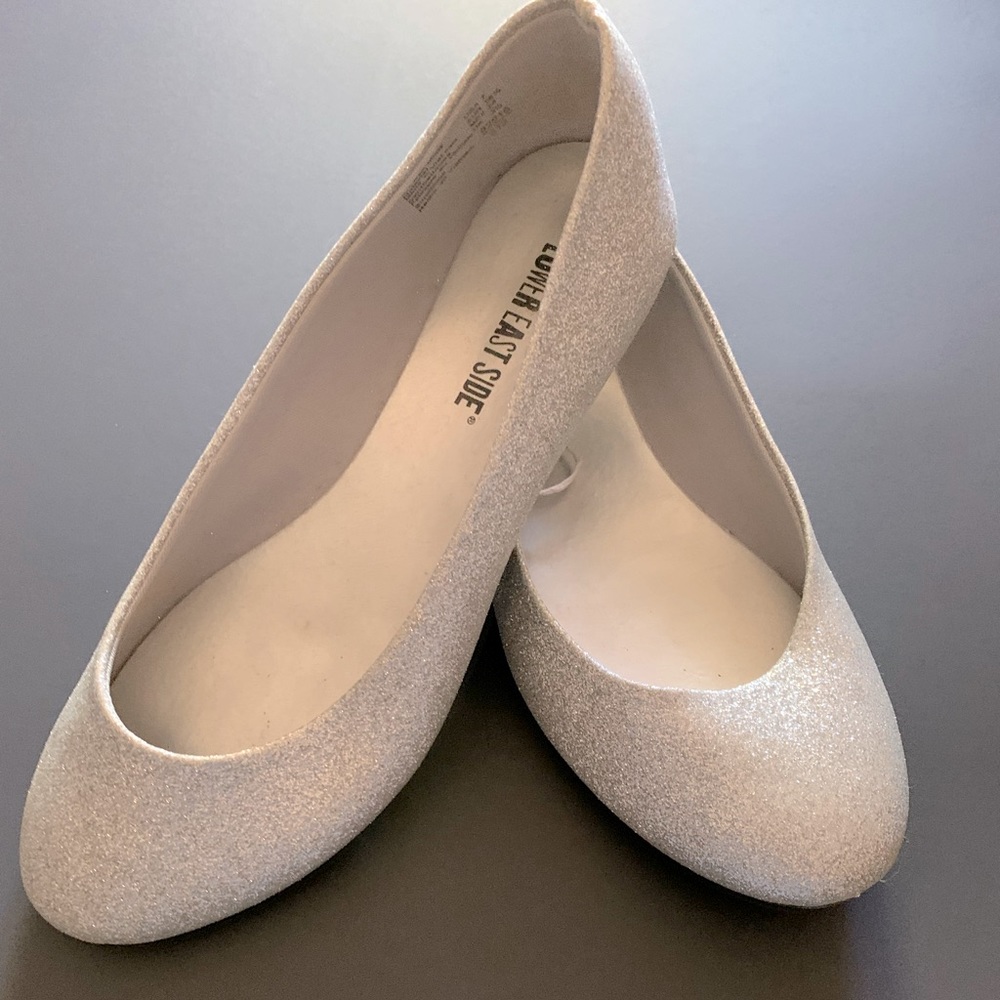 Ballerina flats.